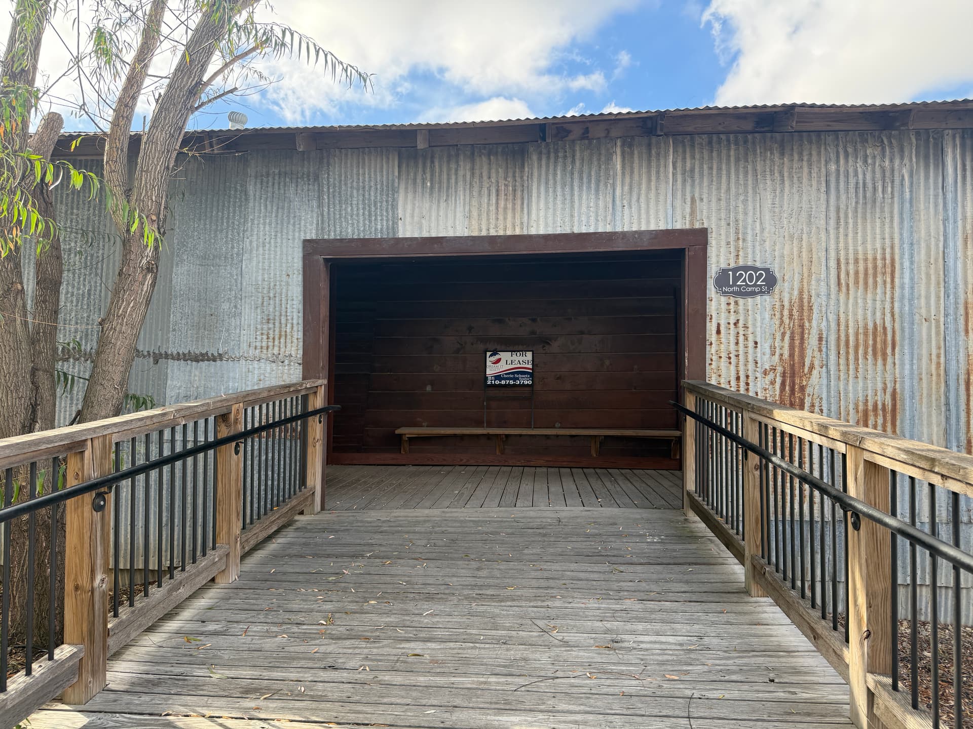 1202 N Camp St - Interior 1